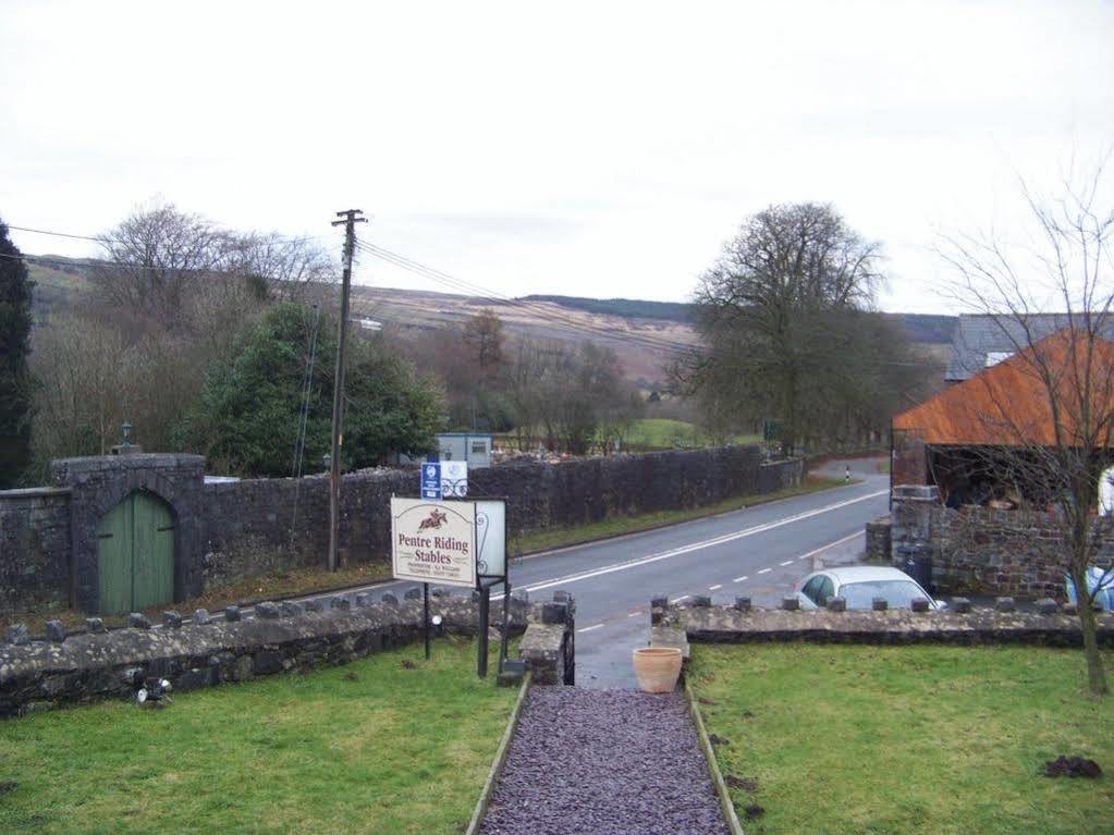Отель Pentre Riding Stables Abercraf Экстерьер фото